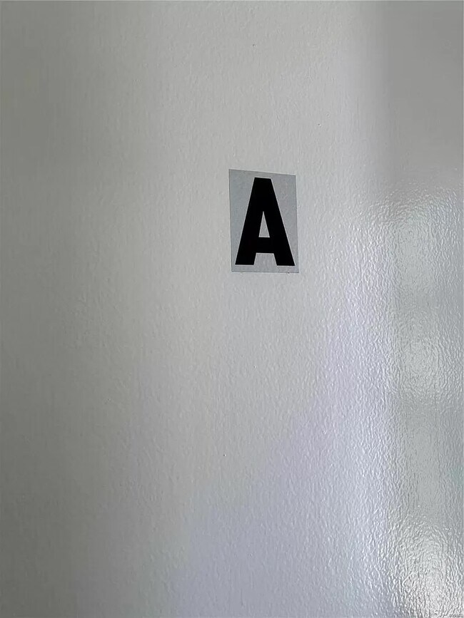 Photo - 208 Howard Dr Townhome