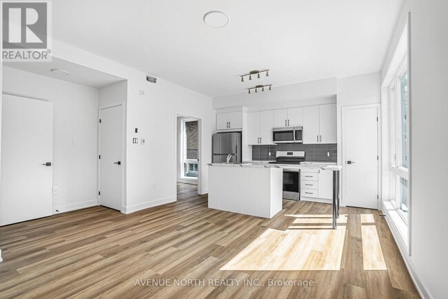 Building Photo - 391 Dieppe St