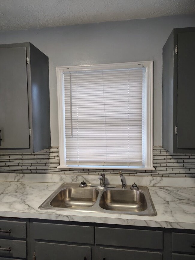 Building Photo - 1709 B St