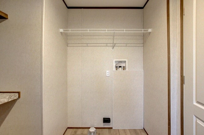 Foto del edificio - 295 Seays Rd