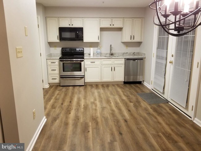 Building Photo - 71 Starboard Ct