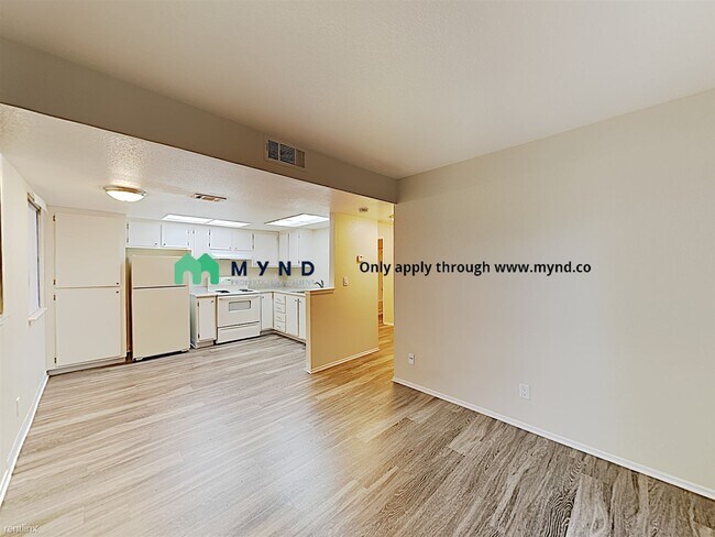 Foto del edificio - 2 br, 1.5 bath  - 4930 College Oak Dr Apt 8