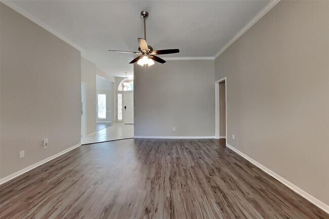 Building Photo - 2730 Wisteria Walk