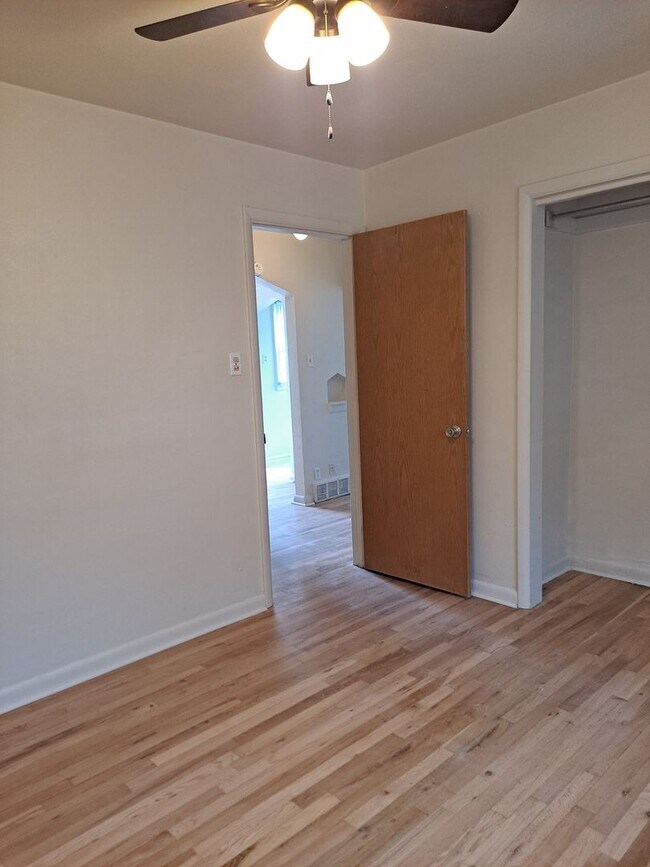 Foto del edificio - 949-4 Pendragon 426-426 1/2 Polk Street