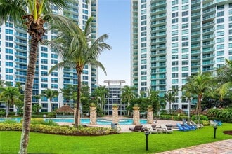 Building Photo - 2641 N Flamingo Rd