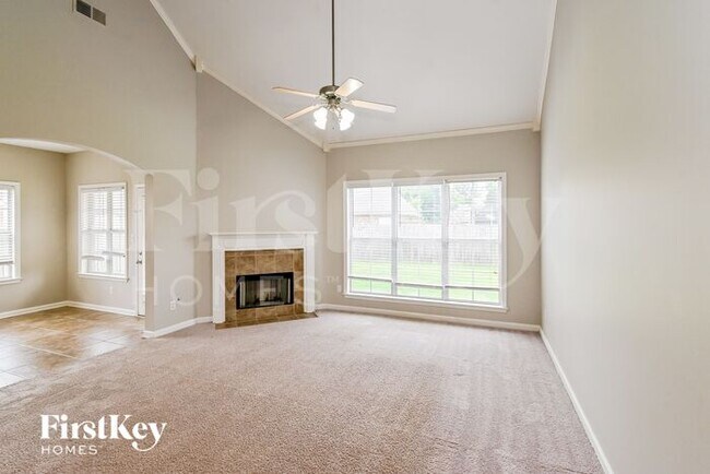 Foto del edificio - 6345 Renwood Loop