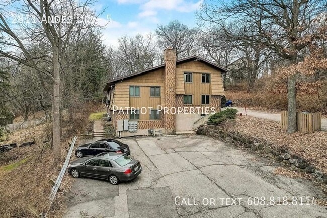 Building Photo - 2811 Andes Dr