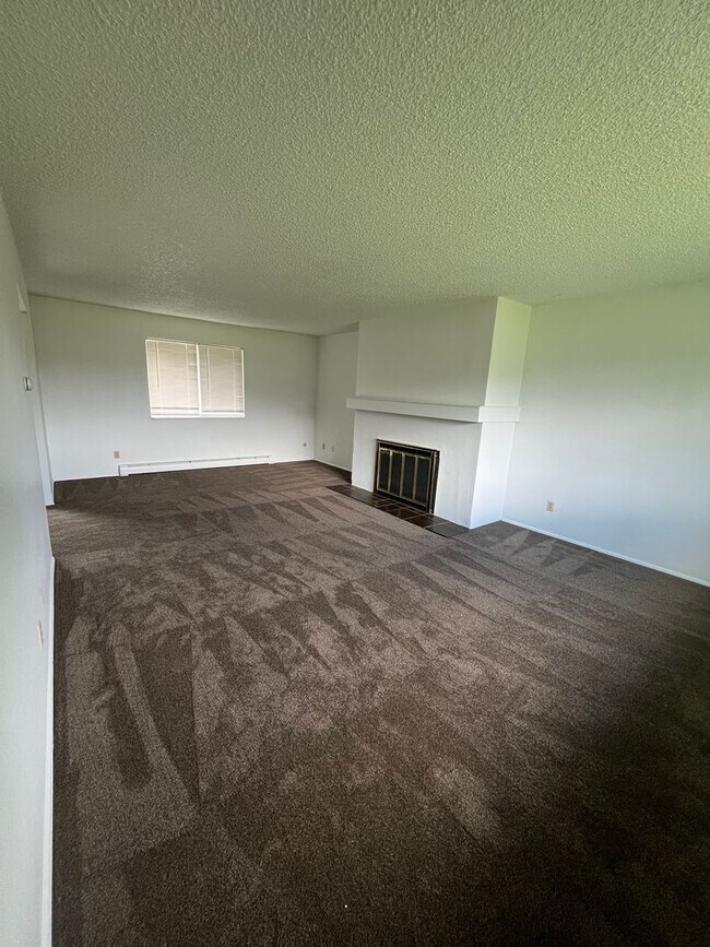 Foto del edificio - 2 Bed - 1 Bath - Garage
