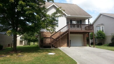 Building Photo - 821 Plantation Dr