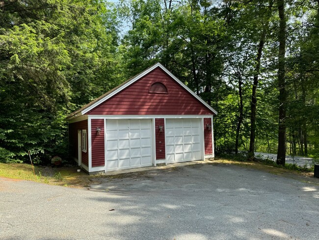 Building Photo - Beaver Meadow Road