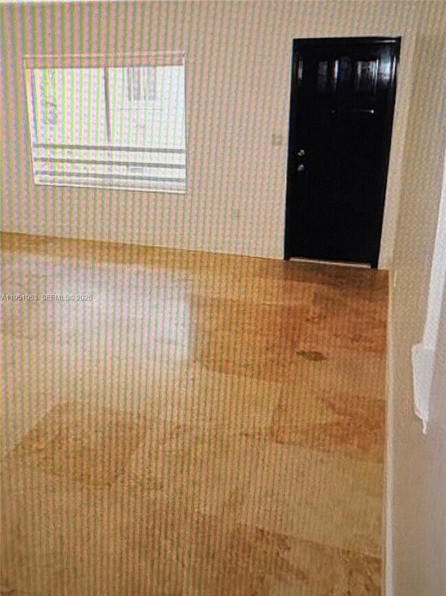 Foto del edificio - 544 NE 62nd St