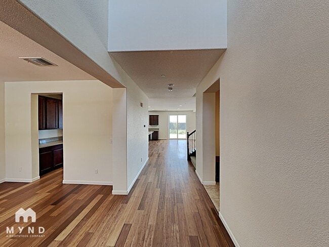 Building Photo - 2367 Hancock Dr
