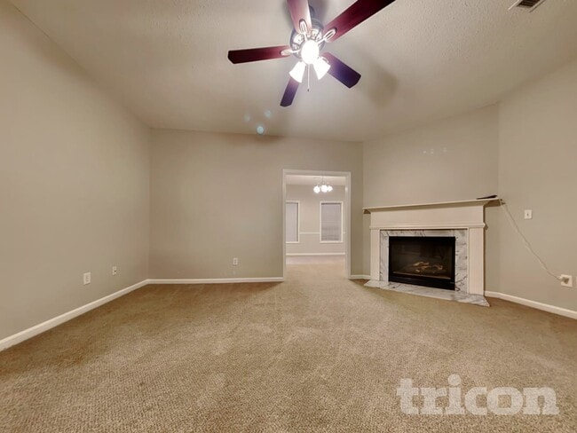 Foto del edificio - 5774 Broadleaf Way