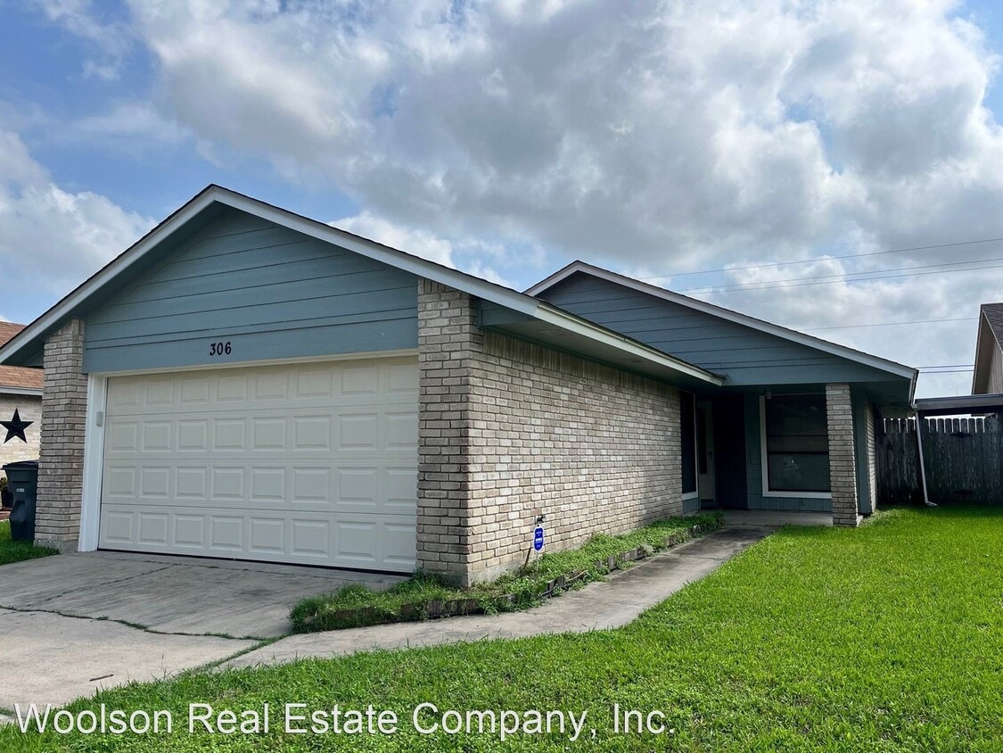Primary Photo - 3 br, 2 bath House - 306 Rattan