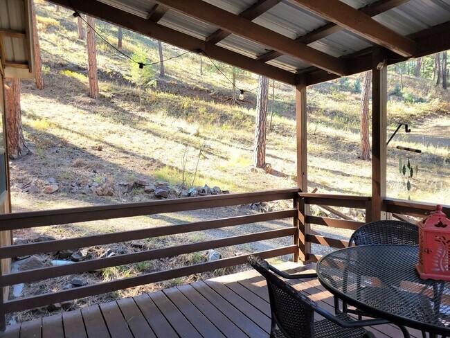 Foto del edificio - 2 br, 2 bath House - 235 Hart Avenue