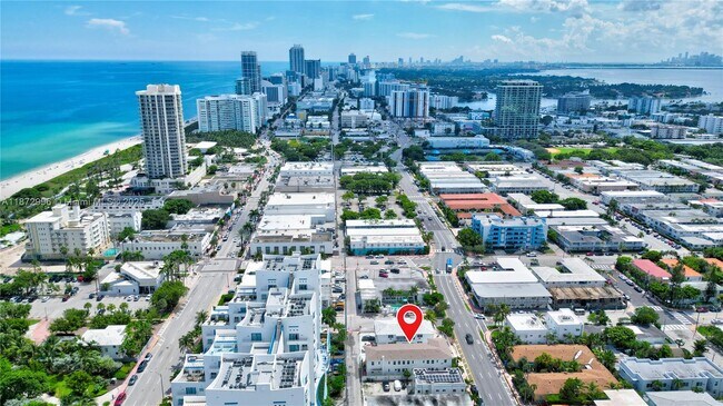 Foto del edificio - 7611 Harding Ave