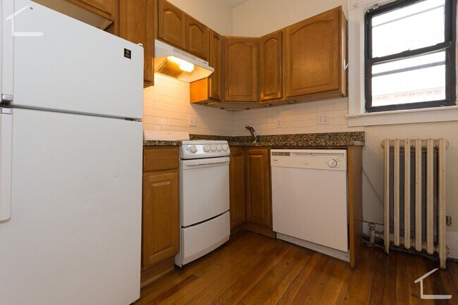 Building Photo - 40 Bay State Rd