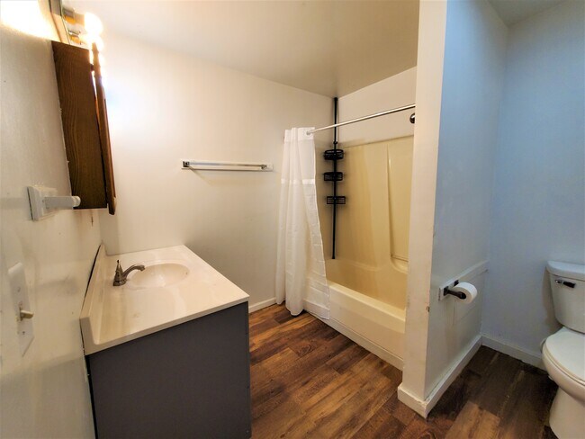 Bath - 1213 N 13th St