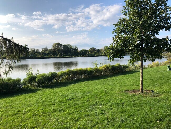 Foto del edificio - 1288 N Streamwood Ln