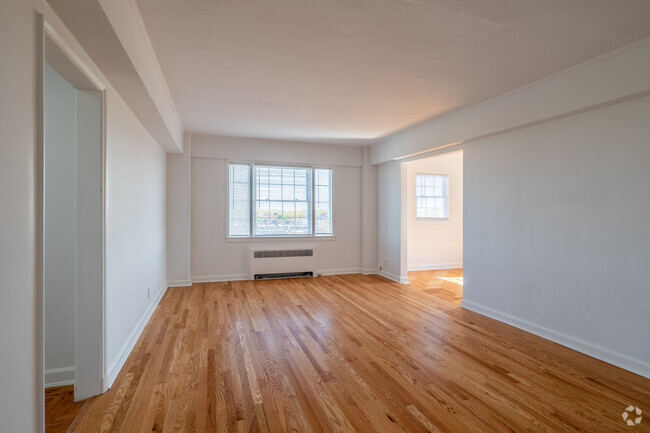 2BD, 1BA - 800SF - Lakemore