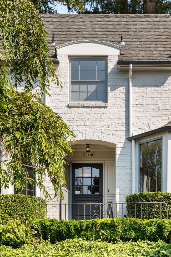Foto del edificio - 2934 SW Montgomery Dr