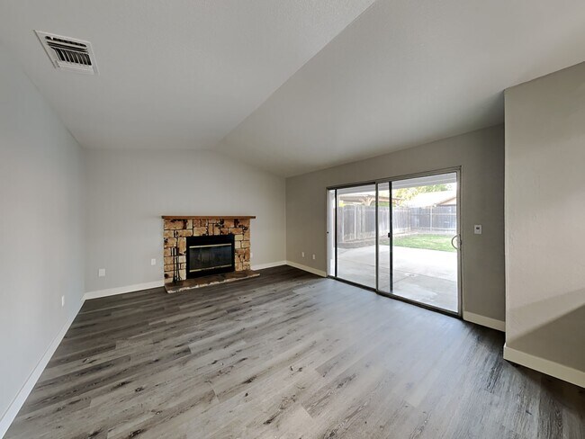 Building Photo - 7821 Caber Way