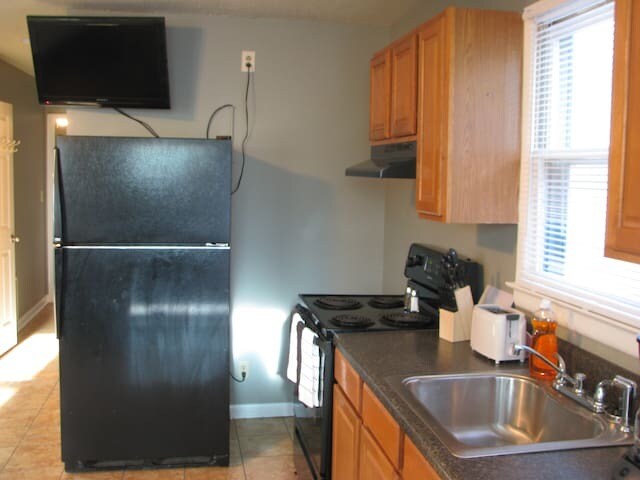 Kitchen - 2900 Highland Dr