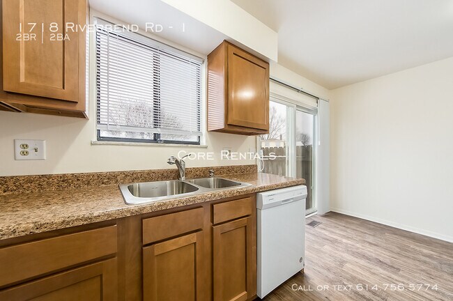 Foto del edificio - 1718 River Bend Rd