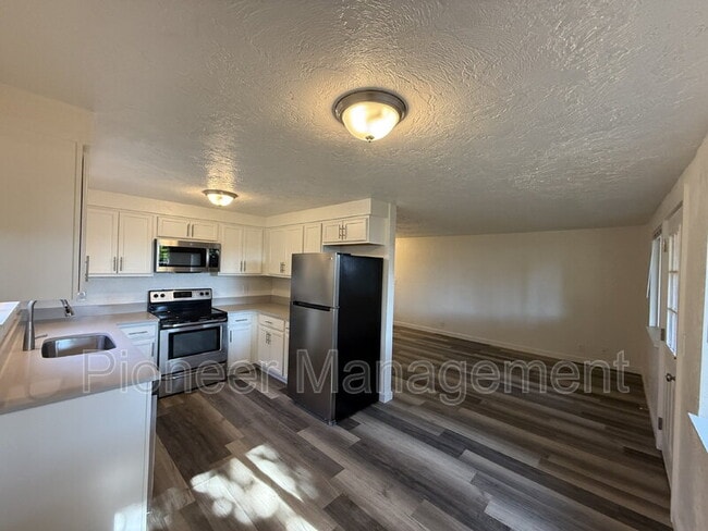 Foto del edificio - 5495 A St