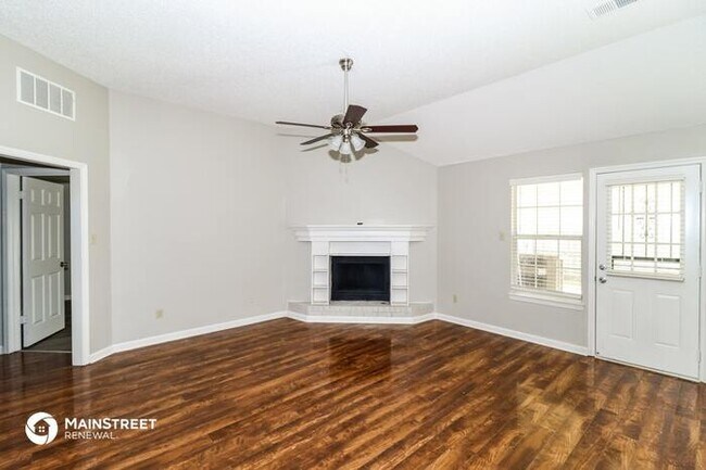 Foto del edificio - 4515 KINGS GRANT DR, Memphis, TN 38125