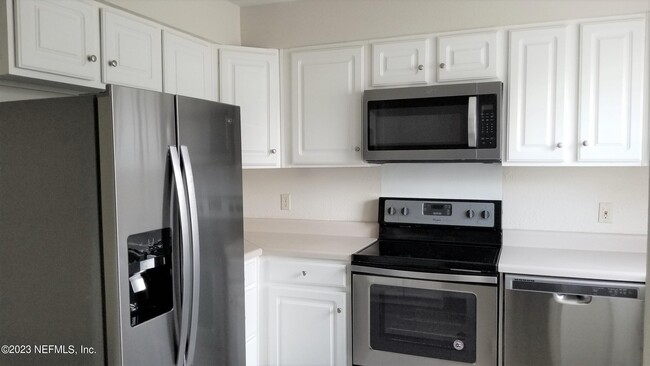 Building Photo - 4915 Baymeadows Rd