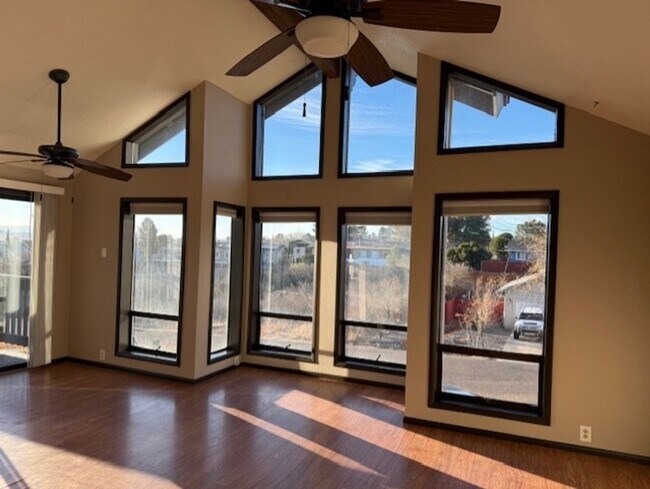 Foto del edificio - Look at this beautiful property ready for ...