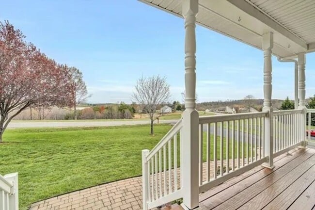 Building Photo - 3 Bedroom || 3 Bathroom Home in Moneta