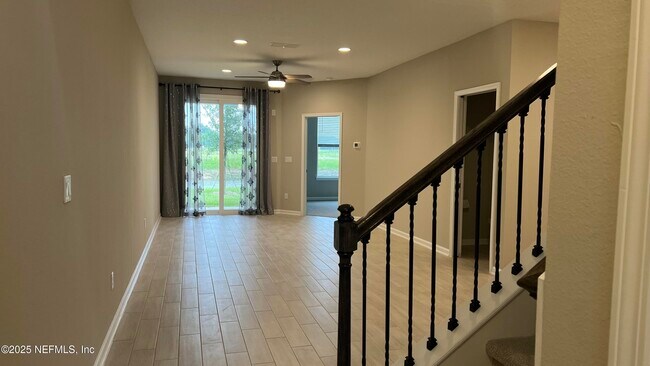 Foto del edificio - 742 Cherry Elm Dr