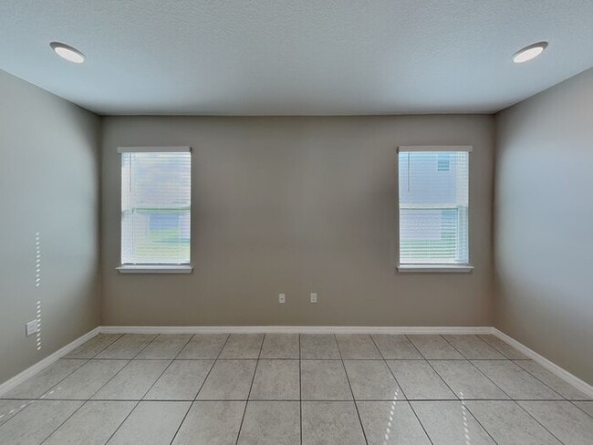 Building Photo - 5621 Camilla St