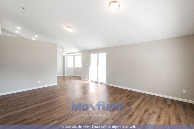 Building Photo - Harvest Hills 3 BED 2 BA 2 CAR HOME - RECE...