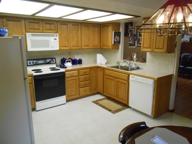 Foto del edificio - Charming 2 Bed/2 Bath Condo Near the Sculpture Park