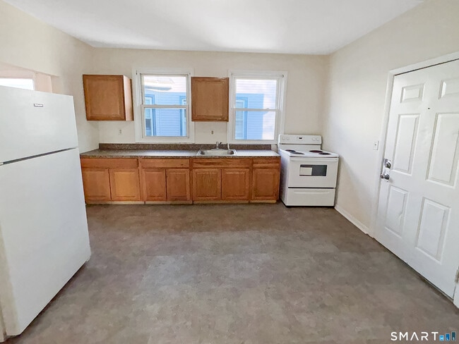 Building Photo - 34 Wolcott St