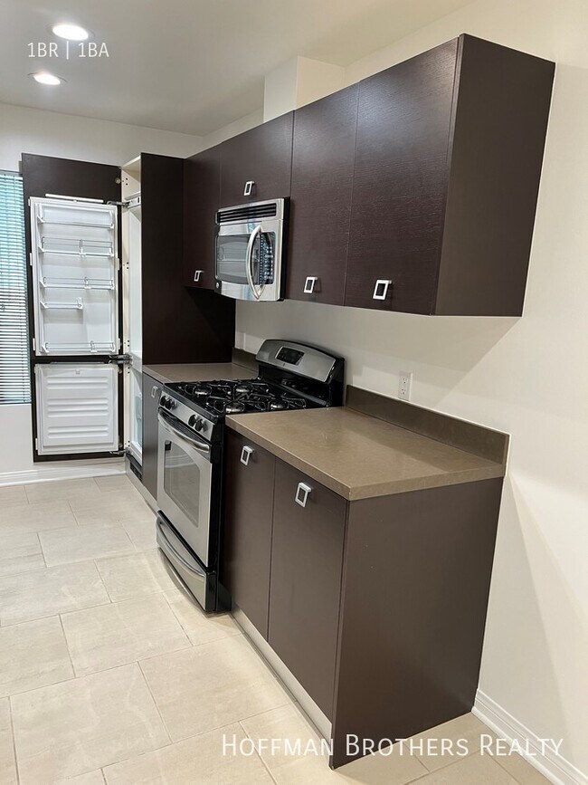 Foto del edificio - 1418 N Poinsettia Pl