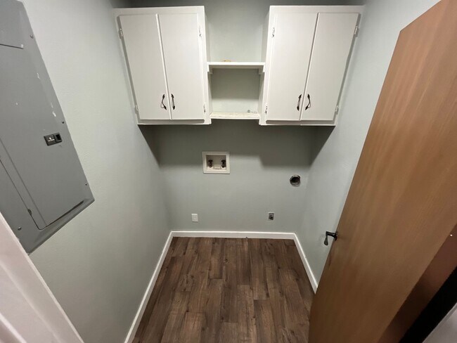 Foto del edificio - 101 E High St