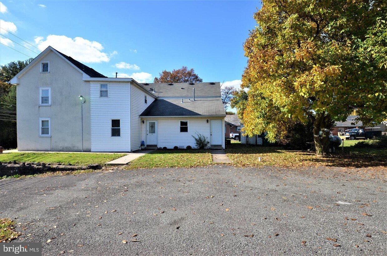 Primary Photo - 142 W Ridge Pike