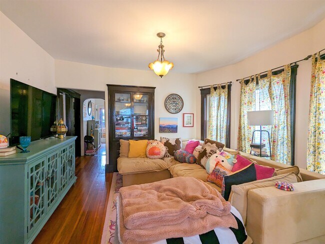 Foto del edificio - 69 Prichard Ave