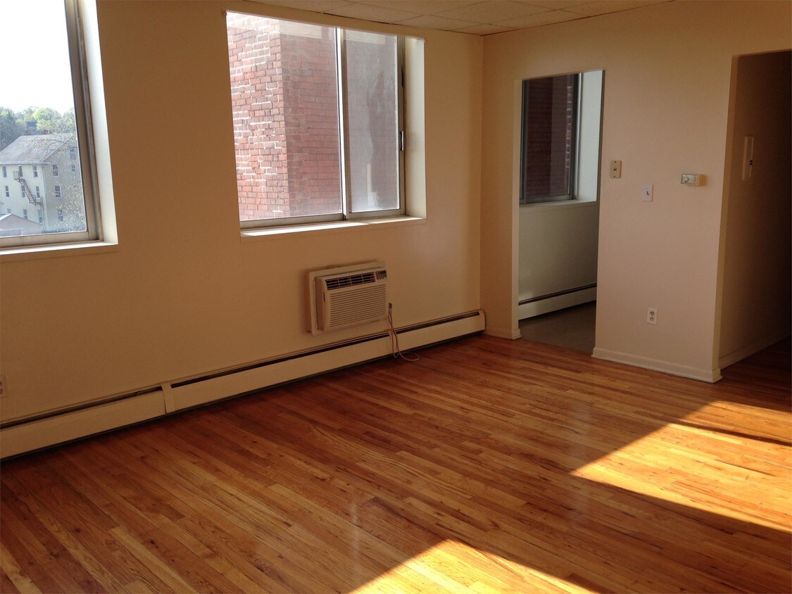 71 Catlin St Unit 105, Meriden, CT 06450 Apartment for Rent in