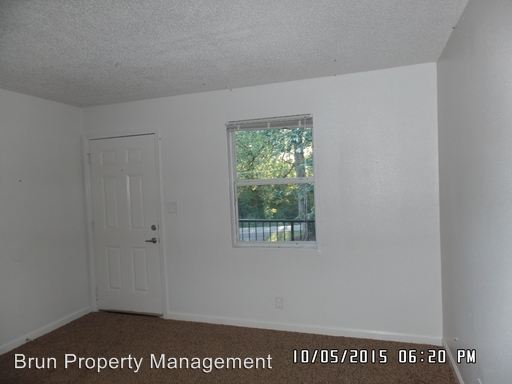 Building Photo - 430 E Red Bud Rd