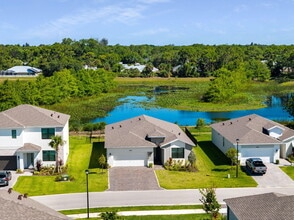Building Photo - 5892 SE Sky Blue Cir