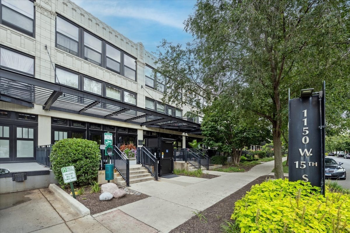 Foto principal - 1150 W 15th St