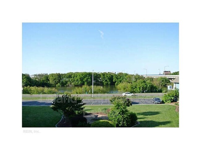 Building Photo - 4820 Bay Landing Dr