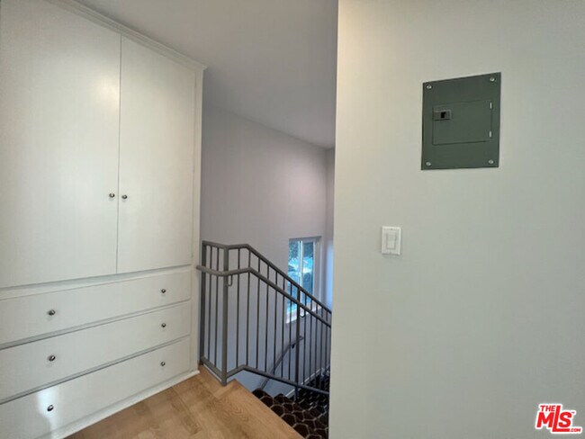 Foto del edificio - 903 S Barrington Ave