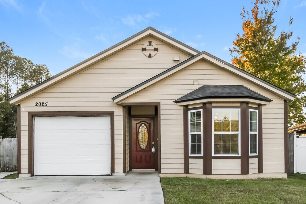 Foto principal - 2025 Hunters Trace Cir