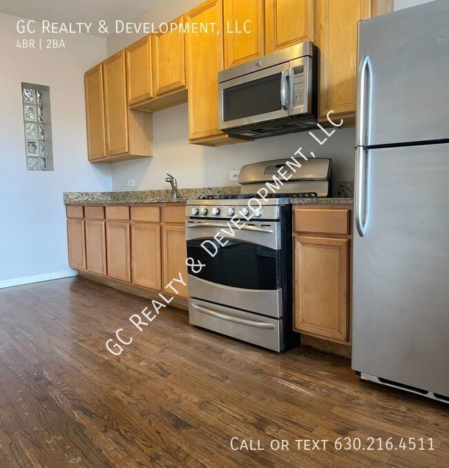 Building Photo - ** 4 BDRM / 2 BATH DUPLEX DOWN / GRANITE /...